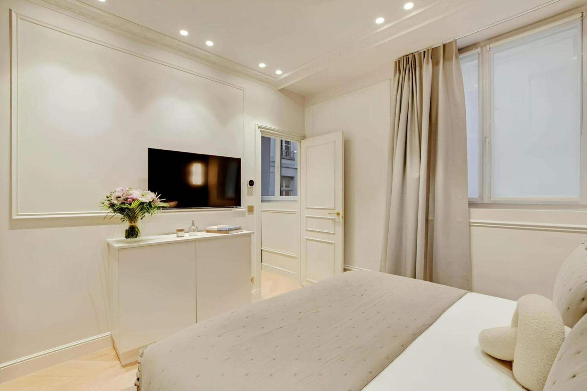 Apartment La Luna Sta Sorgendo